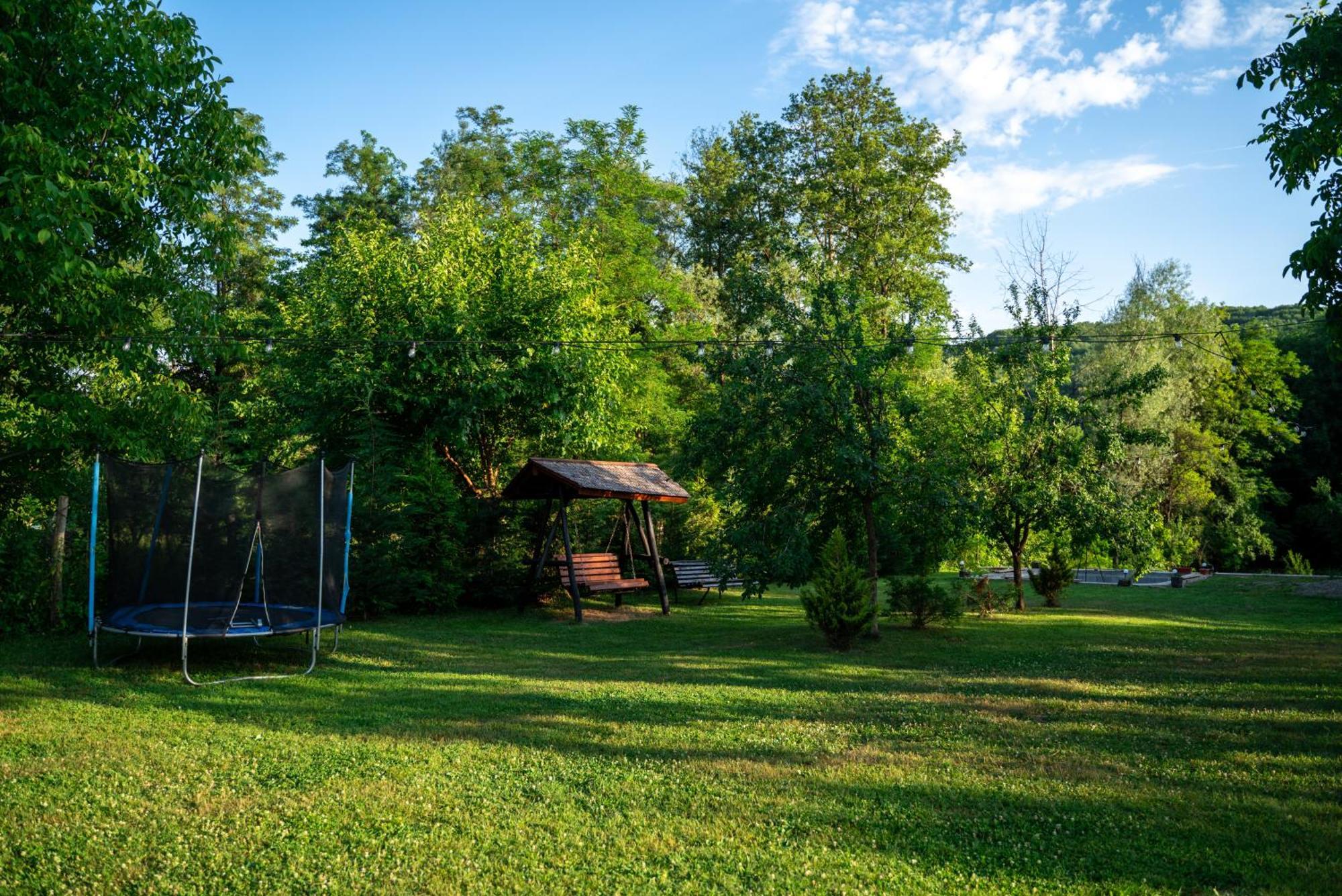 Din Natura Varbilau Buitenkant foto